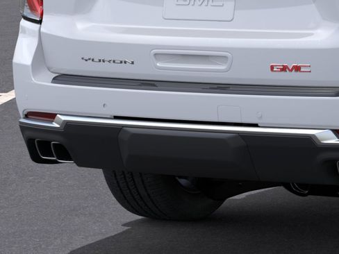 New 2026 GMC Yukon XL Denali w/ Denali Reserve Package AWD/4WD image 14