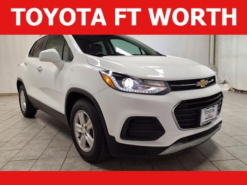 Used 2019 Chevrolet Trax LT w/ LT Convenience Package image 1