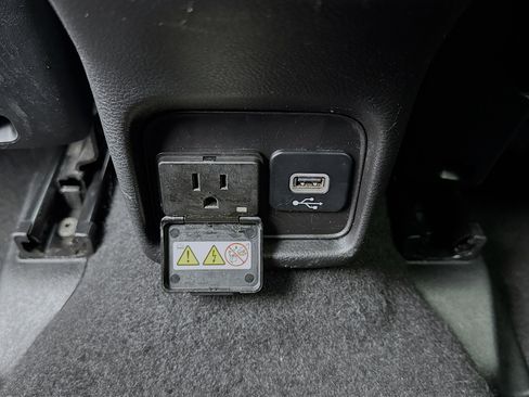 Used 2020 Jeep Compass Limited image 16