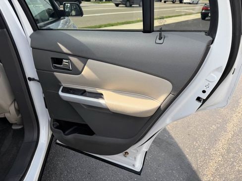 Used 2014 Ford Edge SE w/ Equipment Group 101A AWD/4WD image 17