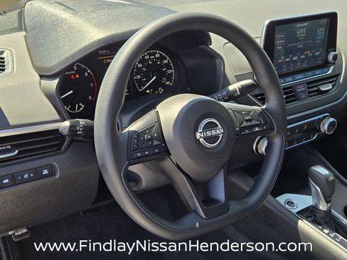 Used 2025 Nissan Altima 2.5 S FWD image 21