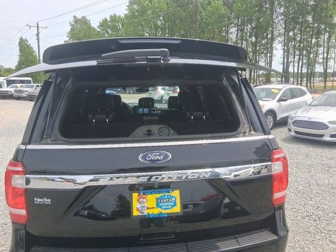 Used 2018 Ford Expedition XLT w/ Equipment Group 202A AWD/4WD image 15