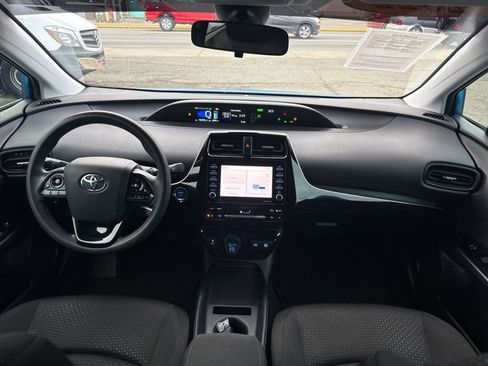Used 2022 Toyota Prius LE image 13