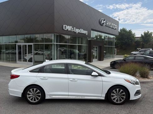 Used 2017 Hyundai Sonata Sport w/ Winter Weather Package FWD image 2