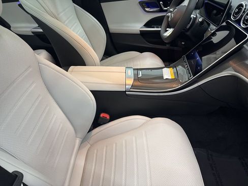 Used 2025 Mercedes-Benz C 300 Sedan image 30