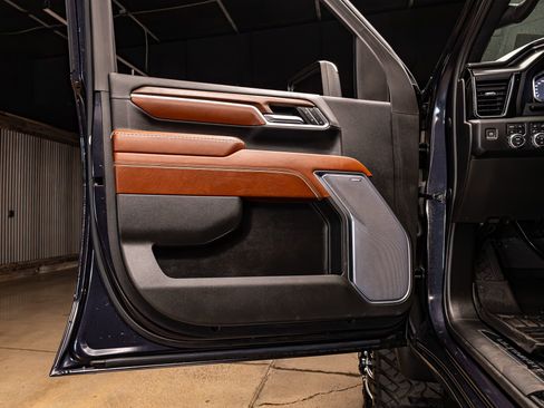 Used 2024 GMC Sierra 3500 Denali Ultimate image 30