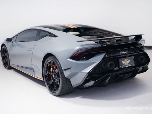 Used 2023 Lamborghini Huracan Tecnica RWD image 6
