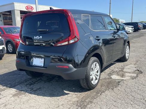Used 2022 Kia Soul LX FWD image 7
