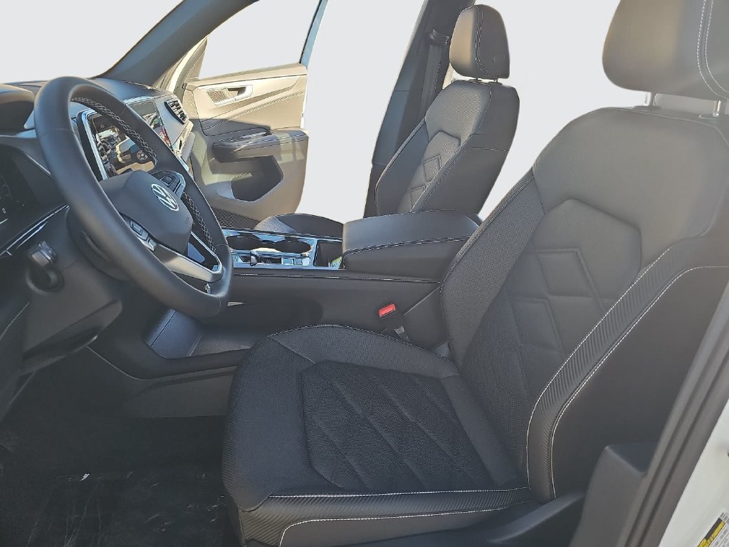 Used 2024 Volkswagen Atlas Cross Sport SE FWD image 15