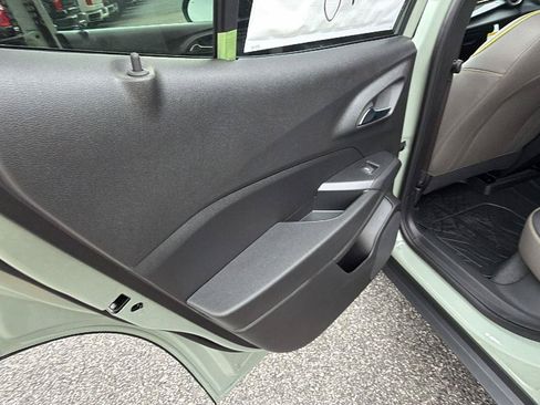 New 2026 Chevrolet Trax ACTIV w/ Sunroof Package FWD image 18