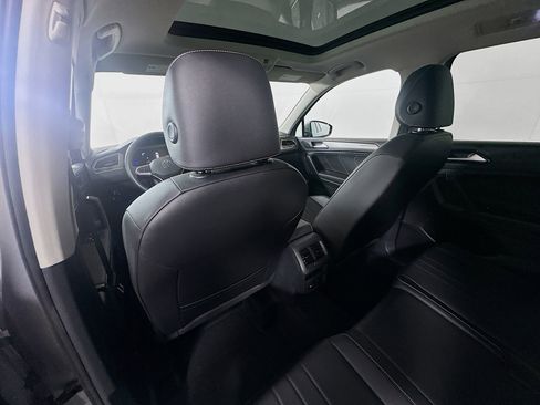 Used 2022 Volkswagen Tiguan SE image 23