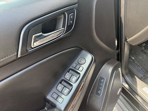 Used 2015 Chevrolet Suburban LT AWD/4WD image 15