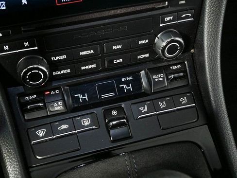 Certified 2022 Porsche 718 Cayman RWD image 16