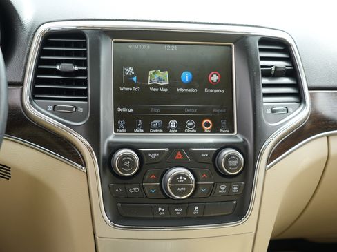Used 2014 Jeep Grand Cherokee Limited AWD/4WD image 22