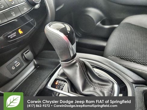 Used 2019 Nissan Rogue Sport S image 28