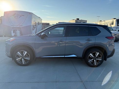 Used 2023 Nissan Rogue Platinum image 6