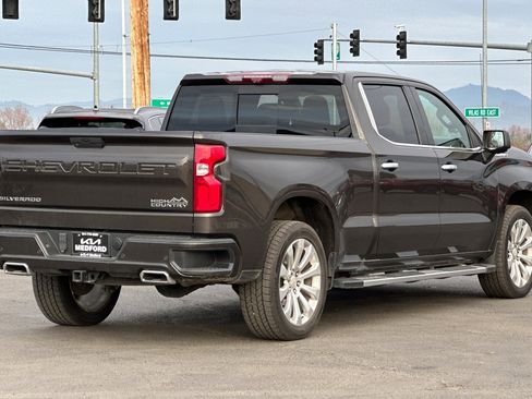 Used 2021 Chevrolet Silverado 1500 High Country w/ Technology Package image 4