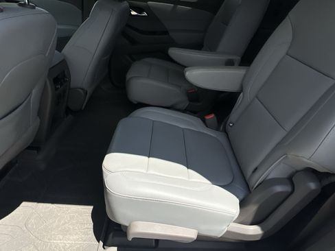 Used 2019 Chevrolet Traverse Premier w/ Driver Confidence II Package FWD image 22