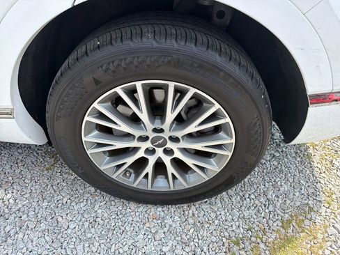 Used 2024 Genesis GV80 2.5T image 11