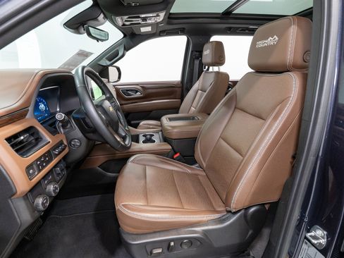 Used 2024 Chevrolet Suburban High Country image 13