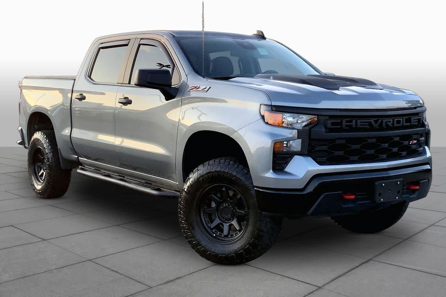 Used 2025 Chevrolet Silverado 1500 Custom Trail Boss AWD/4WD image 3
