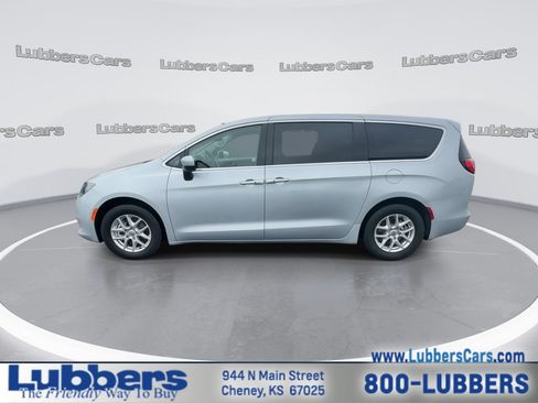 Used 2023 Chrysler Voyager LX FWD image 5