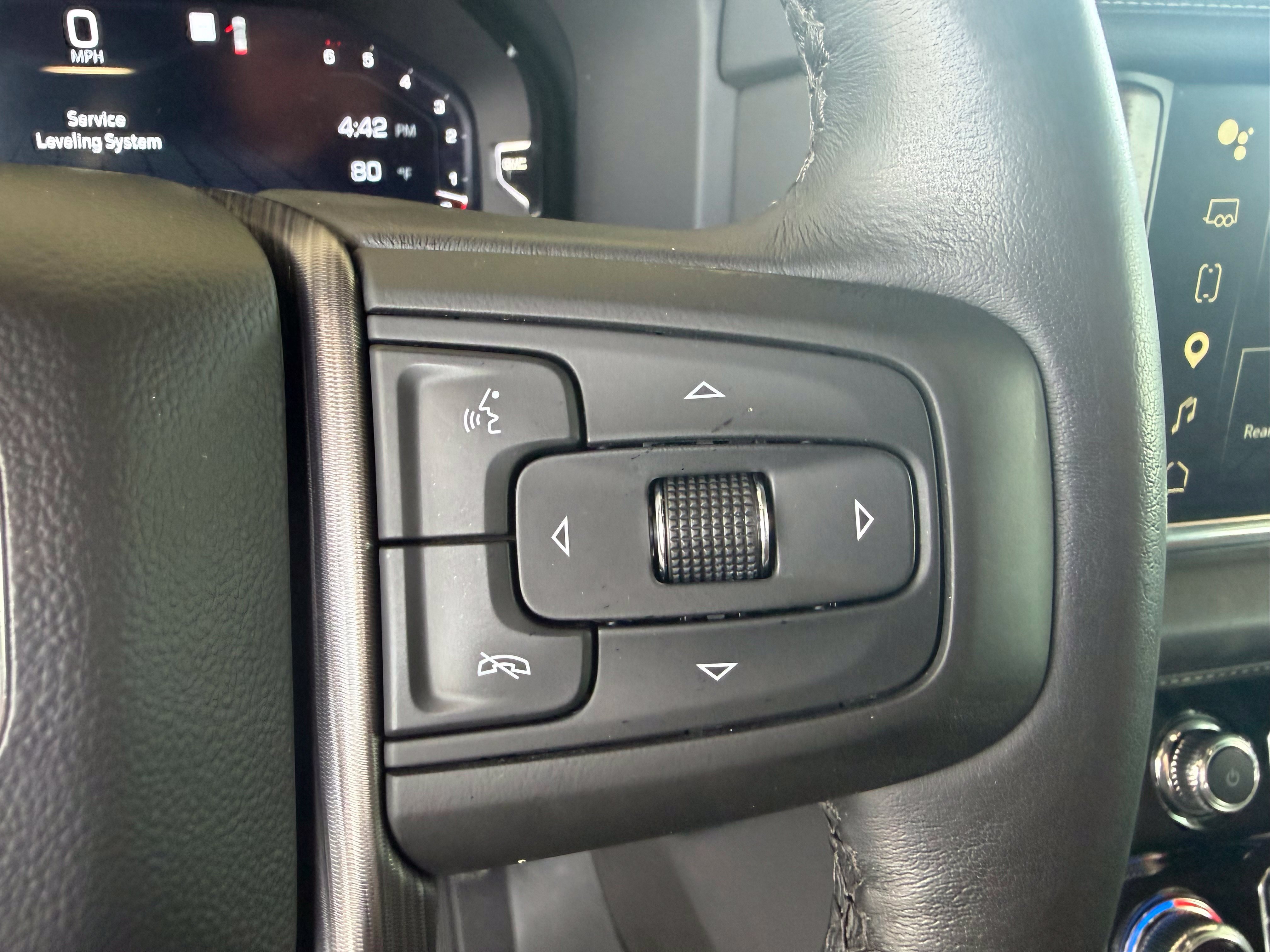 Used 2023 GMC Yukon XL Denali Ultimate AWD/4WD image 37