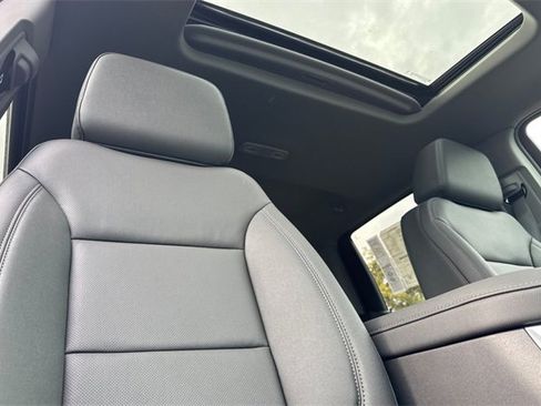 New 2026 GMC Sierra 1500 SLT w/ SLT Premium Plus Package image 18