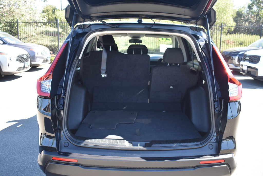 Used 2025 Honda CR-V LX image 8