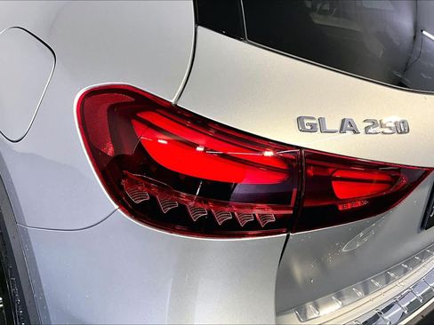 New 2026 Mercedes-Benz GLA 250 4MATIC image 5