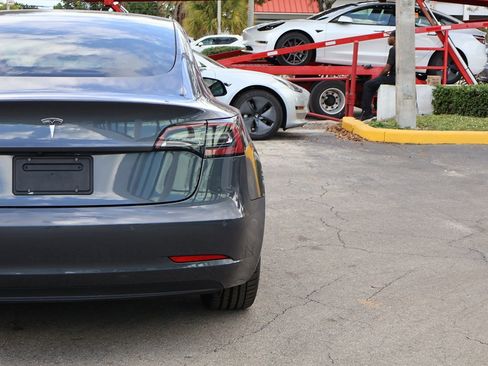 Used 2022 Tesla Model 3 image 16