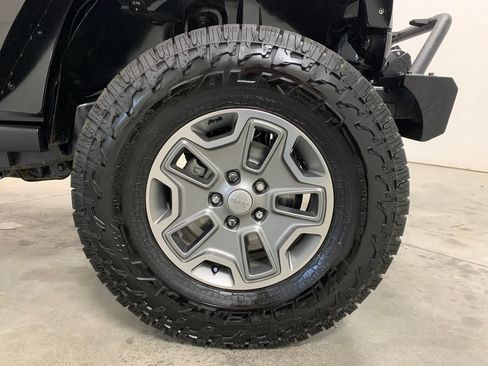 Used 2016 Jeep Wrangler Rubicon w/ Power Convenience Group AWD/4WD image 26