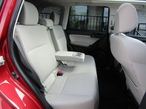 Used 2016 Subaru Forester 2.5i Premium AWD/4WD image 12
