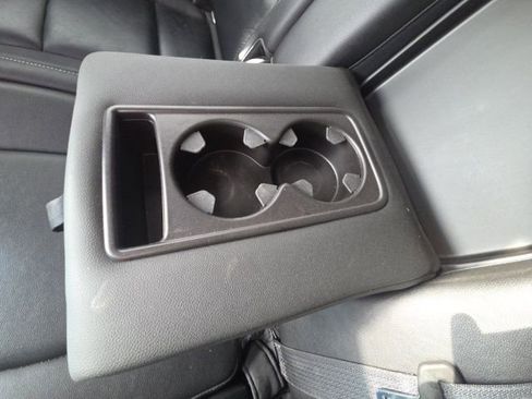 Used 2018 Chevrolet Suburban LT image 20