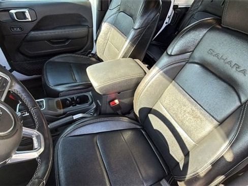 Used 2022 Jeep Wrangler Unlimited Sahara w/ Cold Weather Group image 19