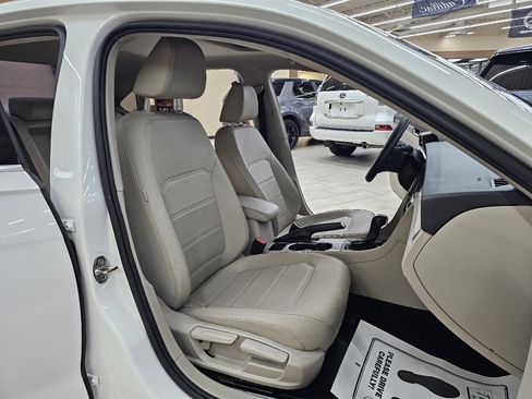 Used 2021 Volkswagen Passat 2.0T SE image 20