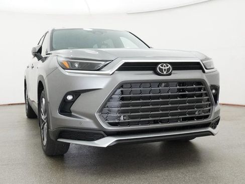 New 2026 Toyota Grand Highlander AWD Hybrid image 48