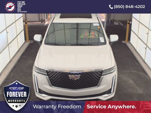 Used 2021 Cadillac Escalade Premium Luxury RWD image 4