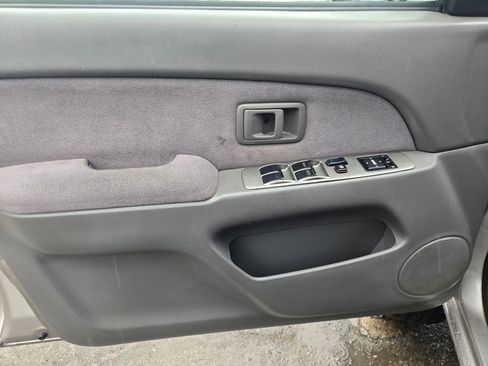 Used 2002 Toyota 4Runner SR5 image 9