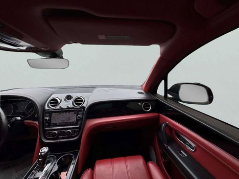 Used 2018 Bentley Bentayga AWD/4WD image 74