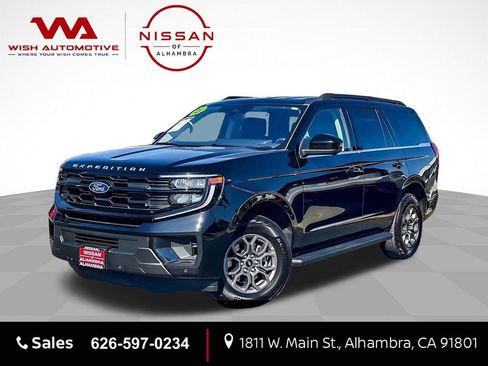 Used 2025 Ford Expedition Active RWD image 1