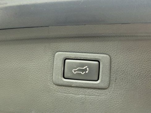 Used 2019 Subaru Outback 2.5i Limited AWD/4WD image 17