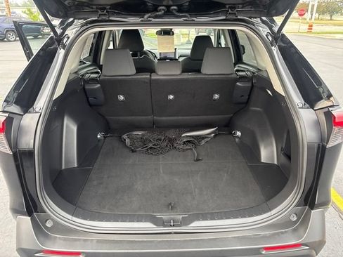 Used 2025 Toyota RAV4 XLE AWD/4WD image 29