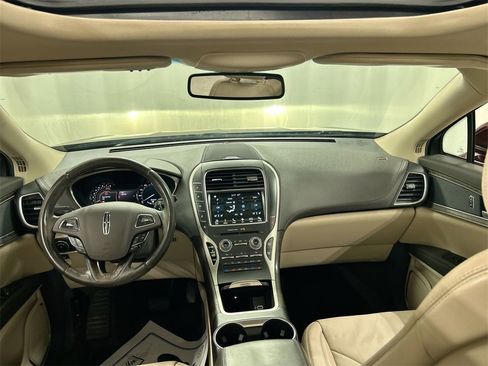 Used 2017 Lincoln MKX Reserve image 19