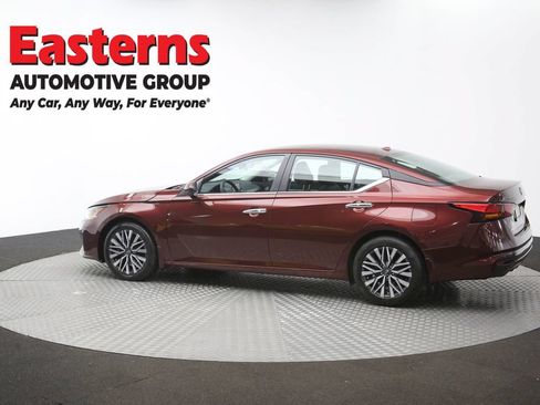 Used 2023 Nissan Altima 2.5 SV FWD image 61