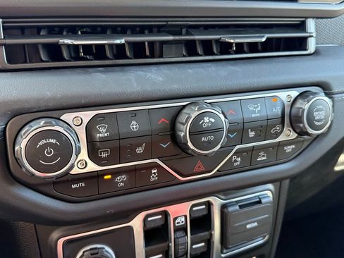 New 2025 Jeep Wrangler Rubicon 392 image 21