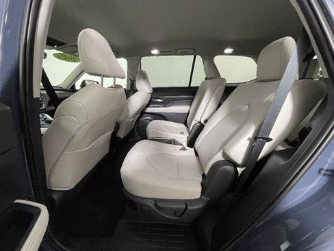 Certified 2025 Toyota Grand Highlander AWD image 10