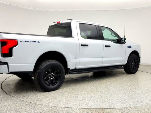 Used 2025 Ford F150 Lightning XLT AWD/4WD image 5