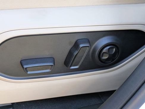 New 2025 Jeep Grand Cherokee Limited w/ Luxury Tech Group II RWD image 19