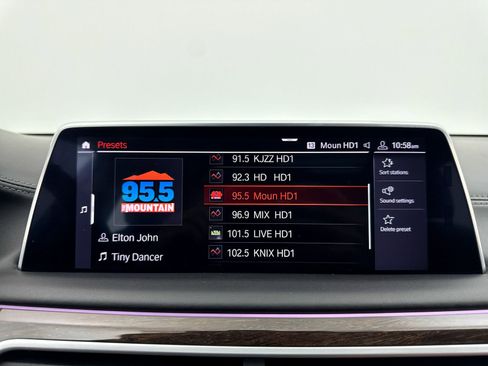 Used 2020 BMW 750i xDrive AWD/4WD image 6